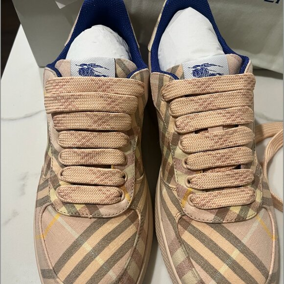 Burberry Terrace Check Sneaker - Women's size 41 - NEW IN BOX! - Picture 3 of 10